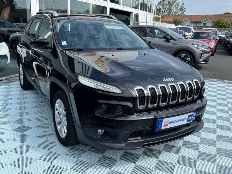 Photo 2 de l'offre de JEEP CHEROKEE 2.2 MultiJet 185 BVA 4WD LONGITUDE EXECUTIVE Active Drive CUIR Attel. à 17490€ chez Mérignac auto