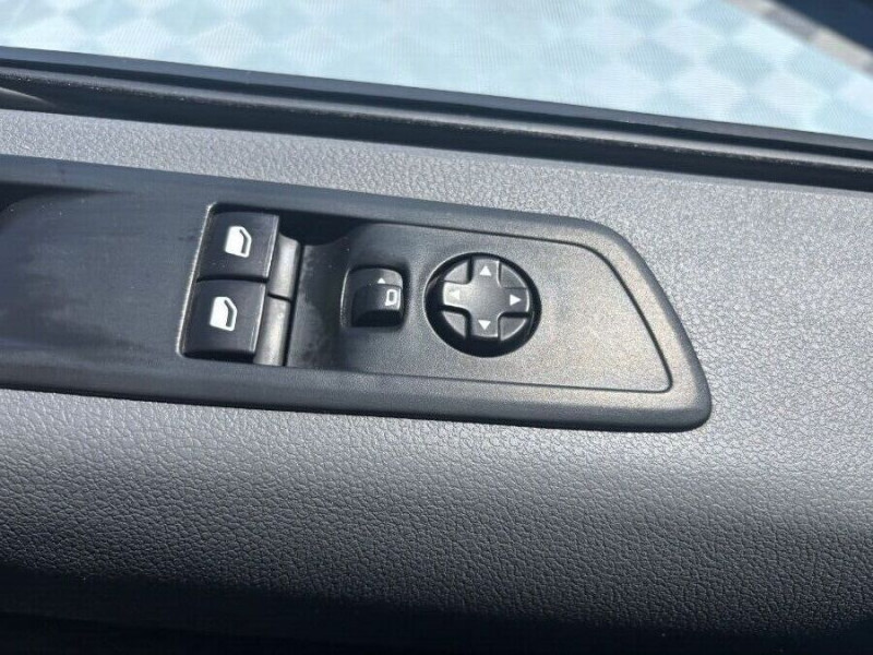 Photo 13 de l'offre de TOYOTA PROACE VAN 2.0 D-4D 140 BVM6 L2 VX Attel. 21450.H.T. à 21450€ chez Mérignac auto