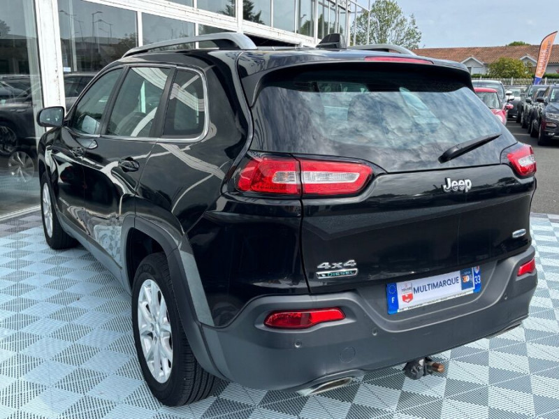 Photo 10 de l'offre de JEEP CHEROKEE 2.2 MultiJet 185 BVA 4WD LONGITUDE EXECUTIVE Active Drive CUIR Attel. à 17490€ chez Mérignac auto
