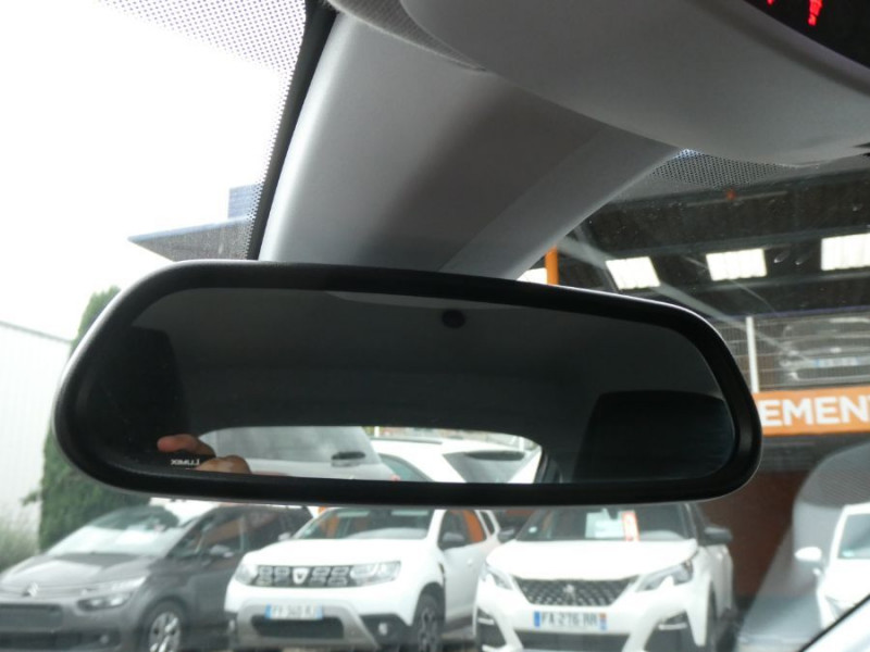 Photo 23 de l'offre de OPEL CORSA VI 1.2 Turbo 100 BVM6 ELEGANCE Camera Radars CarPlay JA16 à 13450€ chez Mérignac auto