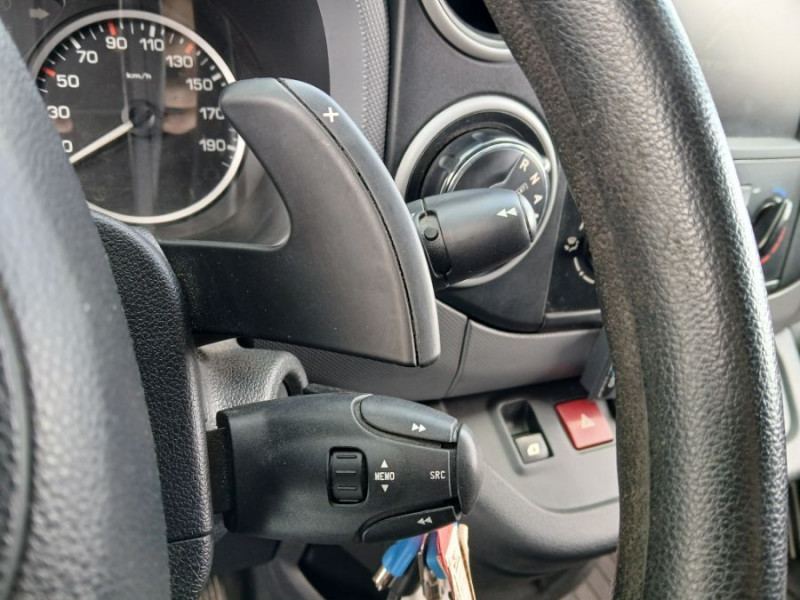 Photo 14 de l'offre de CITROEN BERLINGO FOURGON 1.6 BlueHDi 100 ETG6 CLUB GPS Casiers 10450 .H.T. à 10450€ chez Mérignac auto