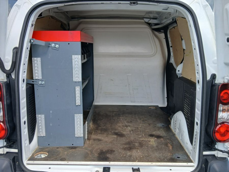 Photo 26 de l'offre de CITROEN BERLINGO FOURGON 1.6 BlueHDi 100 ETG6 CLUB GPS Casiers 10450 .H.T. à 10450€ chez Mérignac auto