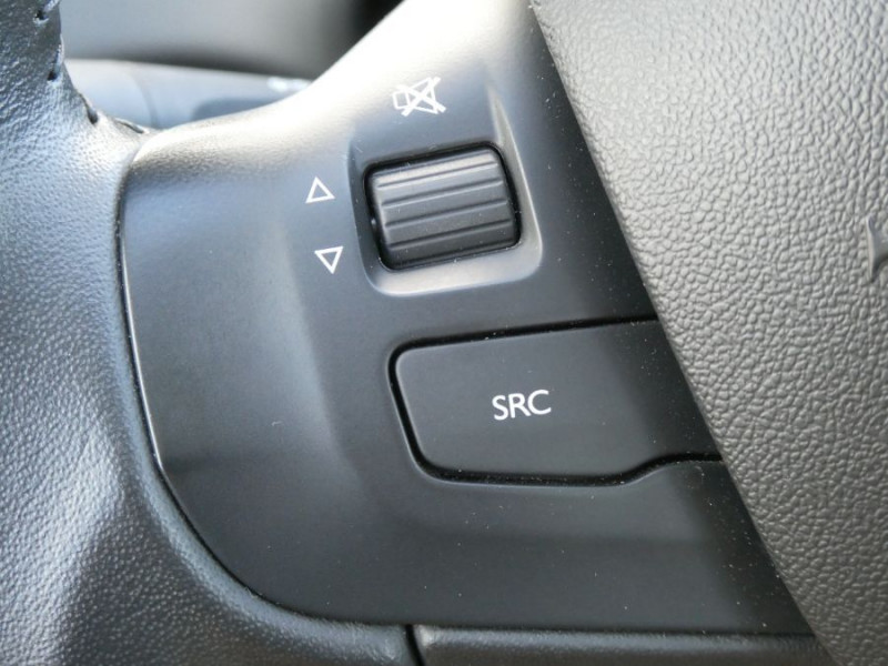 Photo 23 de l'offre de PEUGEOT 208 1.2 PureTech 82 ACTIVE BUSINESS GPS Radar à 10200€ chez Mérignac auto