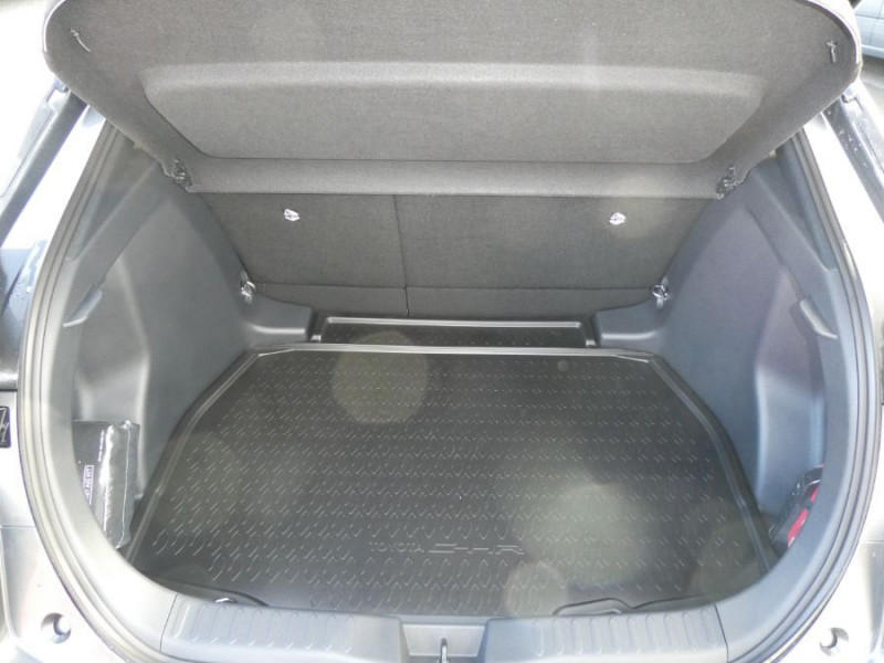 Photo 19 de l'offre de TOYOTA C-HR II 1.8 HYBRIDE 140 CVT 2WD DESIGN GPS 12.3 Camera JA18 Diam. Induction à 30850€ chez Mérignac auto