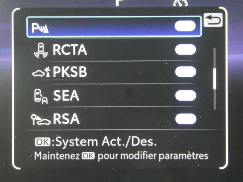Photo 21 de l'offre de TOYOTA C-HR II 1.8 HYBRIDE 140 CVT 2WD DESIGN GPS 12.3 Camera JA18 Diam. Induction à 30850€ chez Mérignac auto