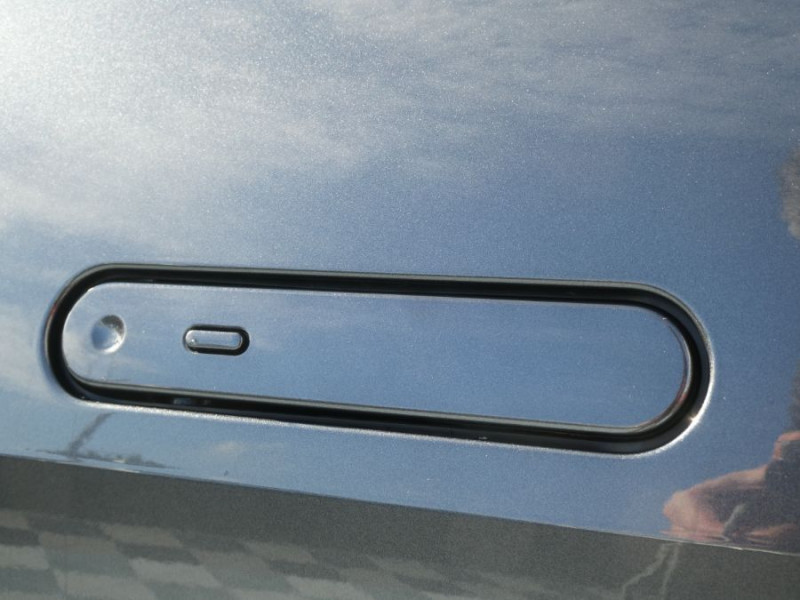 Photo 38 de l'offre de TOYOTA C-HR II 1.8 HYBRIDE 140 CVT 2WD DESIGN GPS 12.3 Camera JA18 Diam. Induction à 30850€ chez Mérignac auto