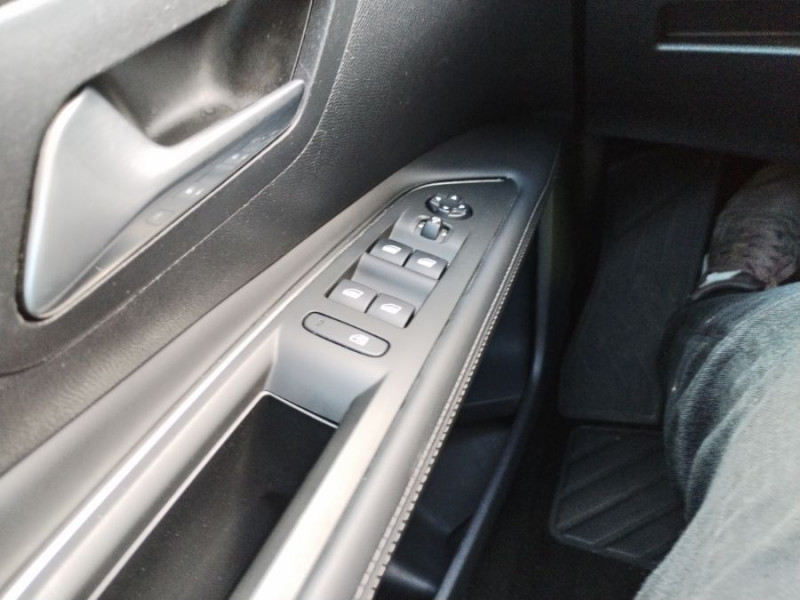 Photo 26 de l'offre de PEUGEOT 3008 II 1.2 PureTech 130 BVM6 ALLURE Camera ADML 1ère Main à 11950€ chez Mérignac auto