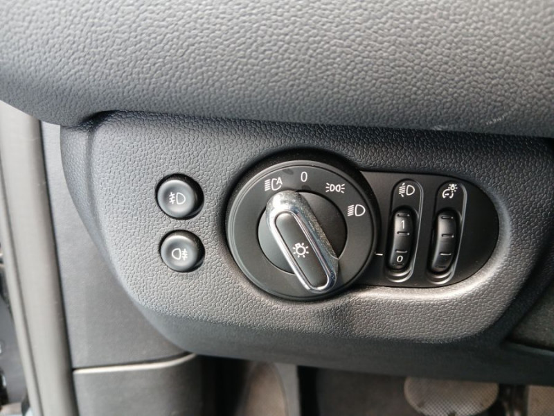 Photo 20 de l'offre de MINI CLUBMAN III 1.5 136 BVA COOPER GPS LED Camera CarPlay JA18 Key Less SC 1ère Main à 27950€ chez Mérignac auto