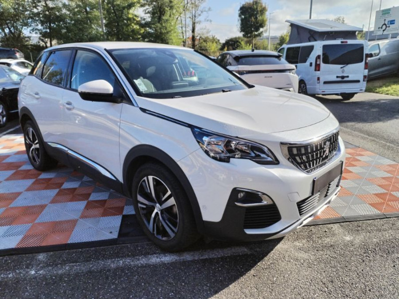 Photo 2 de l'offre de PEUGEOT 3008 II 1.2 PureTech 130 BVM6 ALLURE Camera ADML 1ère Main à 11950€ chez Mérignac auto