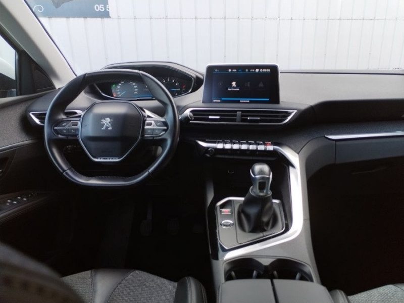 Photo 4 de l'offre de PEUGEOT 3008 II 1.2 PureTech 130 BVM6 ALLURE Camera ADML 1ère Main à 11950€ chez Mérignac auto