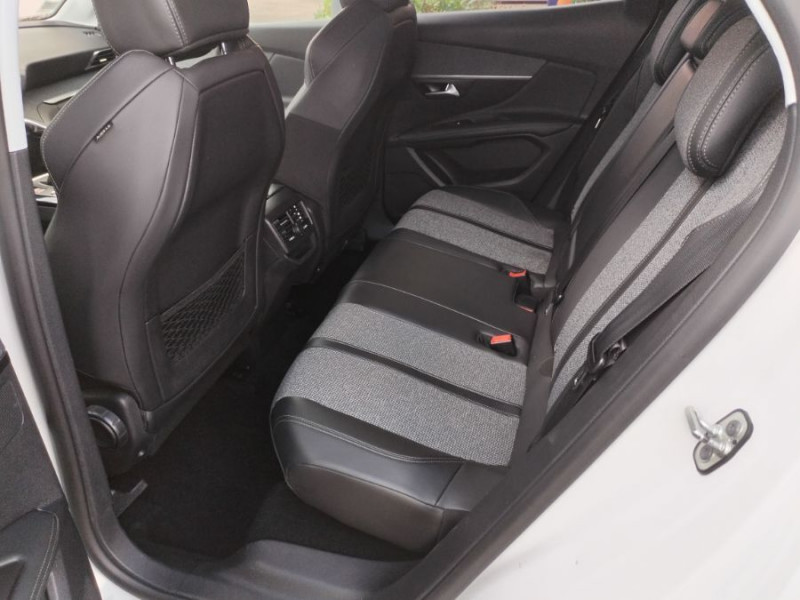 Photo 13 de l'offre de PEUGEOT 3008 II 1.2 PureTech 130 BVM6 ALLURE Camera ADML 1ère Main à 11950€ chez Mérignac auto