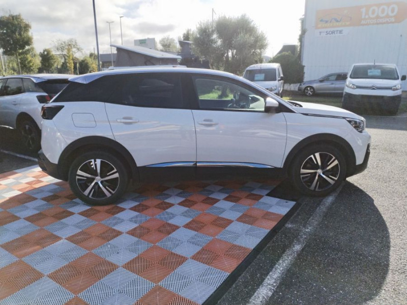 Photo 8 de l'offre de PEUGEOT 3008 II 1.2 PureTech 130 BVM6 ALLURE Camera ADML 1ère Main à 11950€ chez Mérignac auto