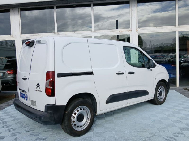 Photo 3 de l'offre de CITROEN BERLINGO 1.5 BlueHDi 100 CLUB Camera Pack Chantier Safety+ Grip Cont. 11970.H.T. à 11970€ chez Mérignac auto