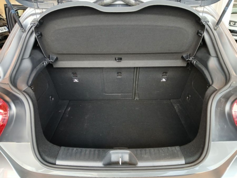 Photo 39 de l'offre de MERCEDES-BENZ CLASSE A 200D 136 BVA BUSINESS EXECUTIVE AMG LINE à 20450€ chez Mérignac auto