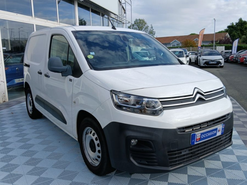 Photo 2 de l'offre de CITROEN BERLINGO 1.5 BlueHDi 100 CLUB Camera Pack Chantier Safety+ Grip Cont. 11970.H.T. à 11970€ chez Mérignac auto