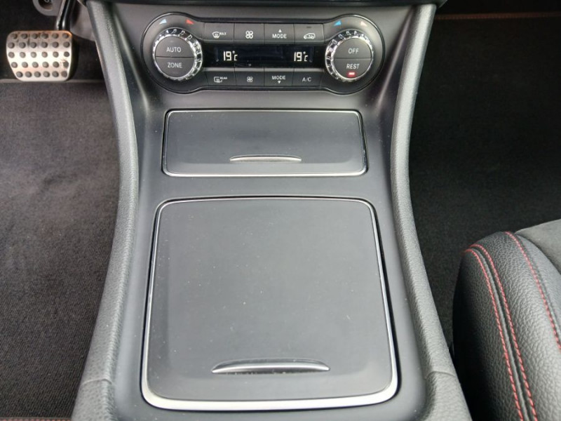 Photo 31 de l'offre de MERCEDES-BENZ CLASSE A 200D 136 BVA BUSINESS EXECUTIVE AMG LINE à 20450€ chez Mérignac auto