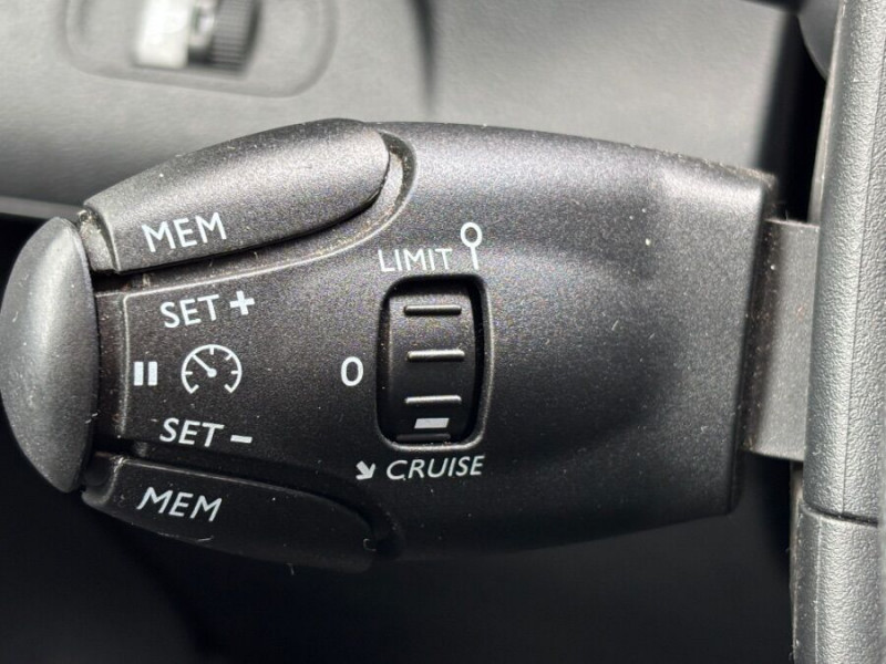 Photo 16 de l'offre de CITROEN BERLINGO 1.5 BlueHDi 100 CLUB Camera Pack Chantier Safety+ Grip Cont. 11970.H.T. à 11970€ chez Mérignac auto