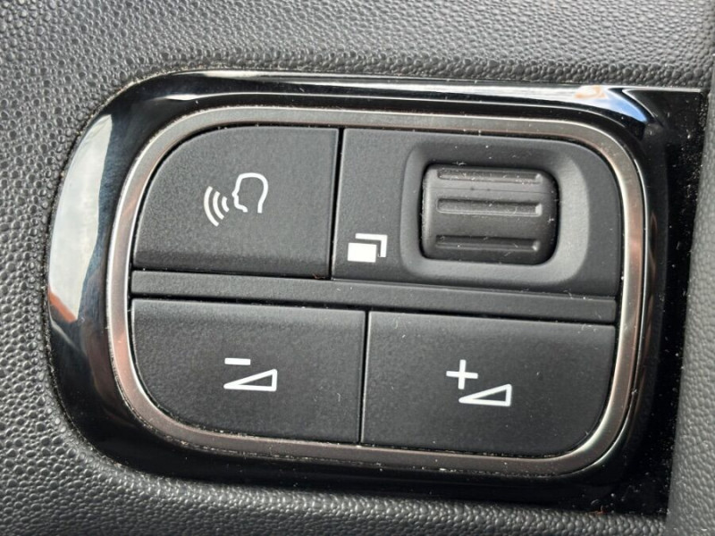 Photo 12 de l'offre de CITROEN BERLINGO 1.5 BlueHDi 100 CLUB Camera Pack Chantier Safety+ Grip Cont. 11970.H.T. à 11970€ chez Mérignac auto