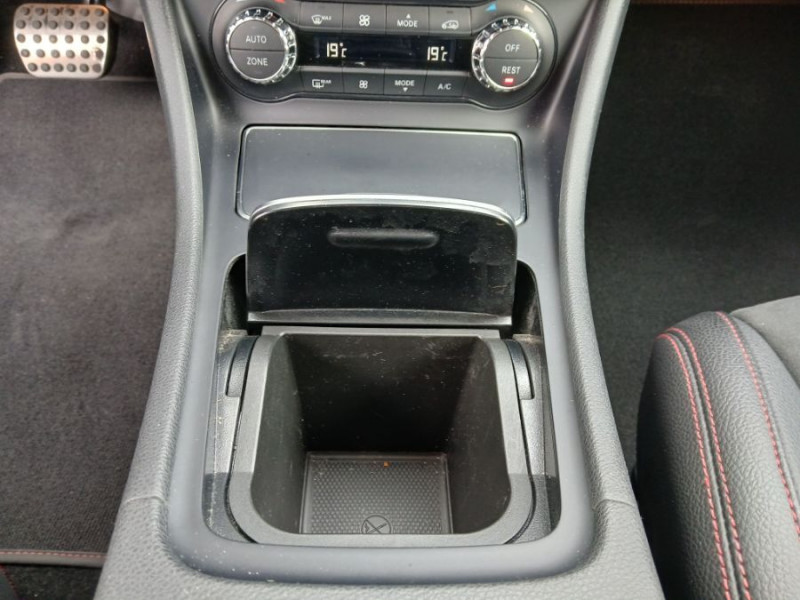 Photo 32 de l'offre de MERCEDES-BENZ CLASSE A 200D 136 BVA BUSINESS EXECUTIVE AMG LINE à 20450€ chez Mérignac auto