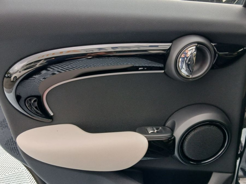 Photo 37 de l'offre de MINI MINI III (F56) NEW 1.5i 136 BVA7 COOPER 5P TOE Camera CarPlay HUD SC à 24950€ chez Mérignac auto