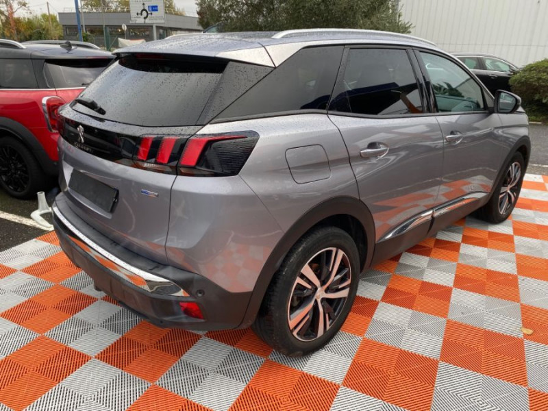 Photo 3 de l'offre de PEUGEOT 3008 II 1.2 PureTech 130 BVM6 ALLURE Camera Radars Attel. 1ère Main à 13750€ chez Mérignac auto