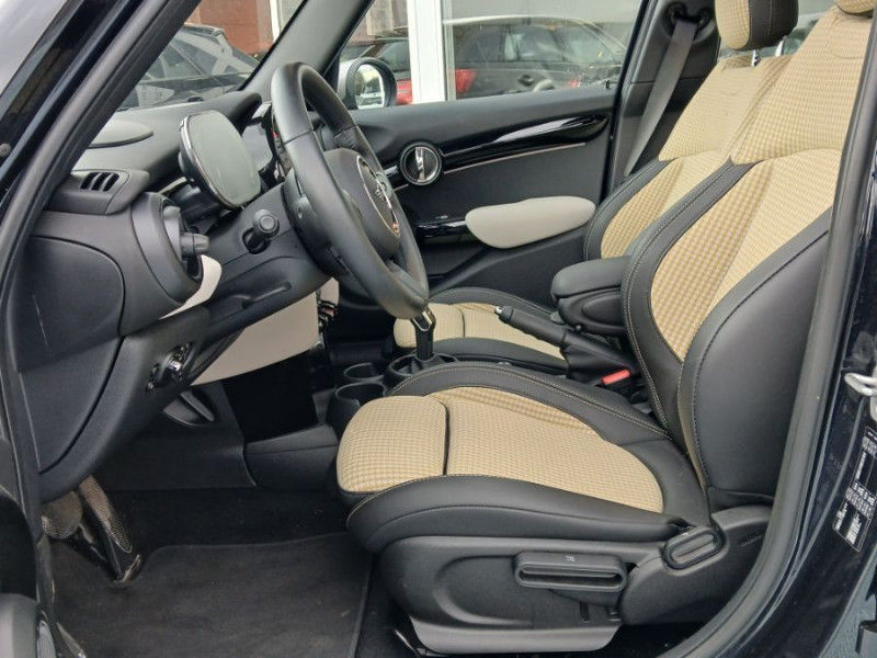 Photo 13 de l'offre de MINI MINI III (F56) NEW 1.5i 136 BVA7 COOPER 5P TOE Camera CarPlay HUD SC à 24950€ chez Mérignac auto