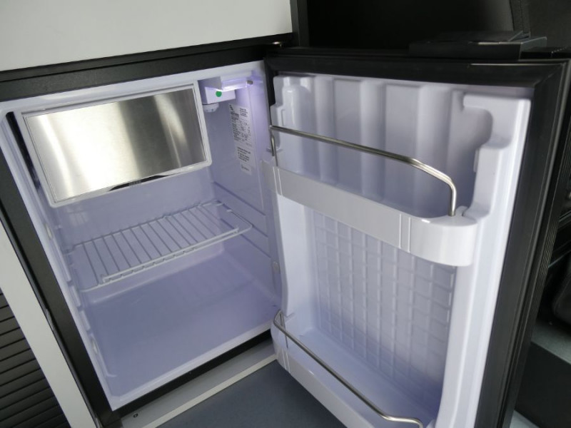 Photo 10 de l'offre de RENAULT TRAFIC VAN ANTILOPE VAN Aménagé FLEX 5 Millénium 2.0 DCi 150 BVM6 L1 5PL Attel+Pte Vélo Tout Equipé Dispo 02.26 à 59900€ chez Mérignac auto