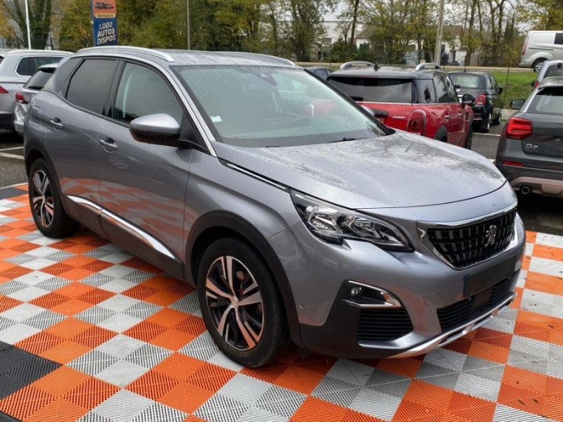 Photo 2 de l'offre de PEUGEOT 3008 II 1.2 PureTech 130 BVM6 ALLURE Camera Radars Attel. 1ère Main à 13750€ chez Mérignac auto