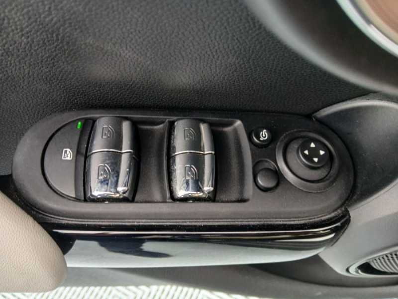 Photo 22 de l'offre de MINI MINI III (F56) NEW 1.5i 136 BVA7 COOPER 5P TOE Camera CarPlay HUD SC à 24950€ chez Mérignac auto