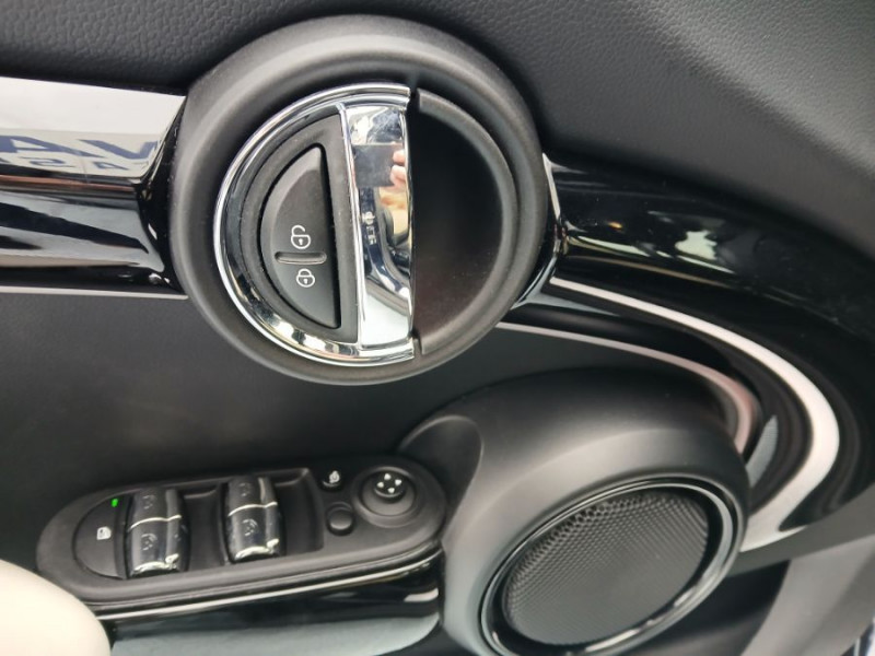 Photo 23 de l'offre de MINI MINI III (F56) NEW 1.5i 136 BVA7 COOPER 5P TOE Camera CarPlay HUD SC à 24950€ chez Mérignac auto
