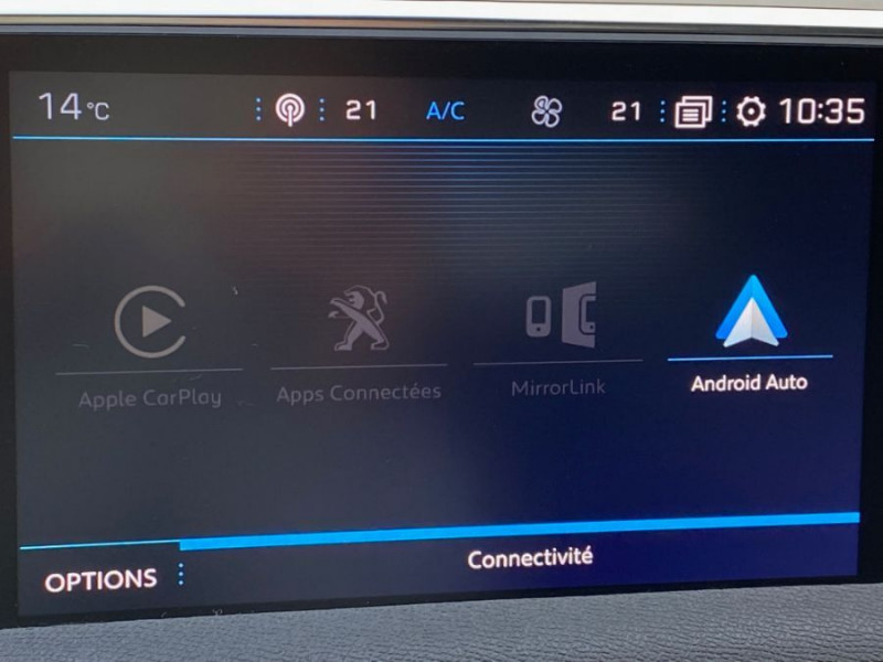 Photo 14 de l'offre de PEUGEOT 3008 II 1.2 PureTech 130 BVM6 ALLURE Camera Radars Attel. 1ère Main à 13750€ chez Mérignac auto