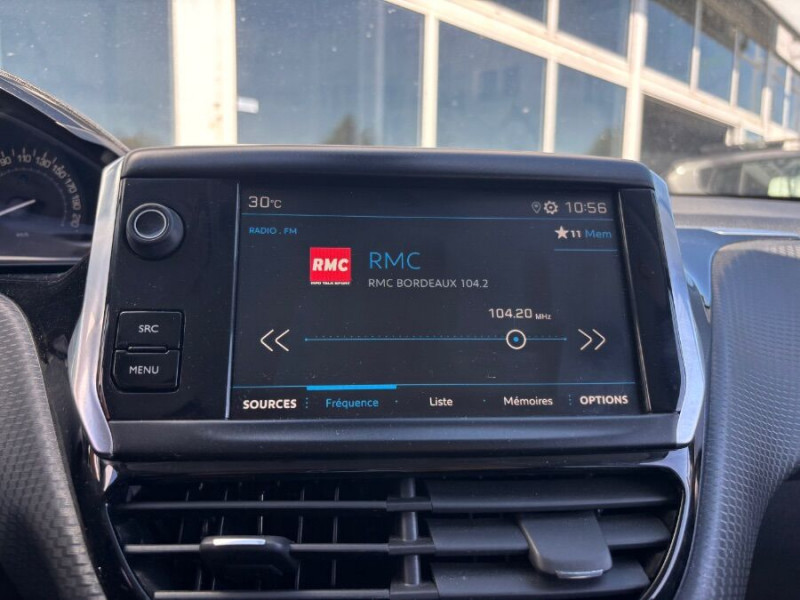 Photo 16 de l'offre de PEUGEOT 208 1.2 PureTech 82 SIGNATURE GPS Radar RER à 10690€ chez Mérignac auto