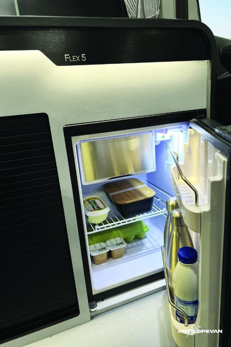 Photo 45 de l'offre de RENAULT TRAFIC VAN ANTILOPE VAN Aménagé FLEX 5 2.0 DCi 150 EAG9 L1 5PL Attel+Pte Vélo Tout Equipé Dispo 02.26 à 64450€ chez Mérignac auto