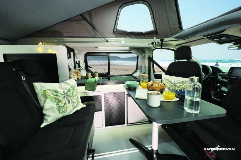 Photo 19 de l'offre de RENAULT TRAFIC VAN ANTILOPE VAN Aménagé FLEX 5 2.0 DCi 150 EAG9 L1 5PL Attel+Pte Vélo Tout Equipé Dispo 02.26 à 64450€ chez Mérignac auto