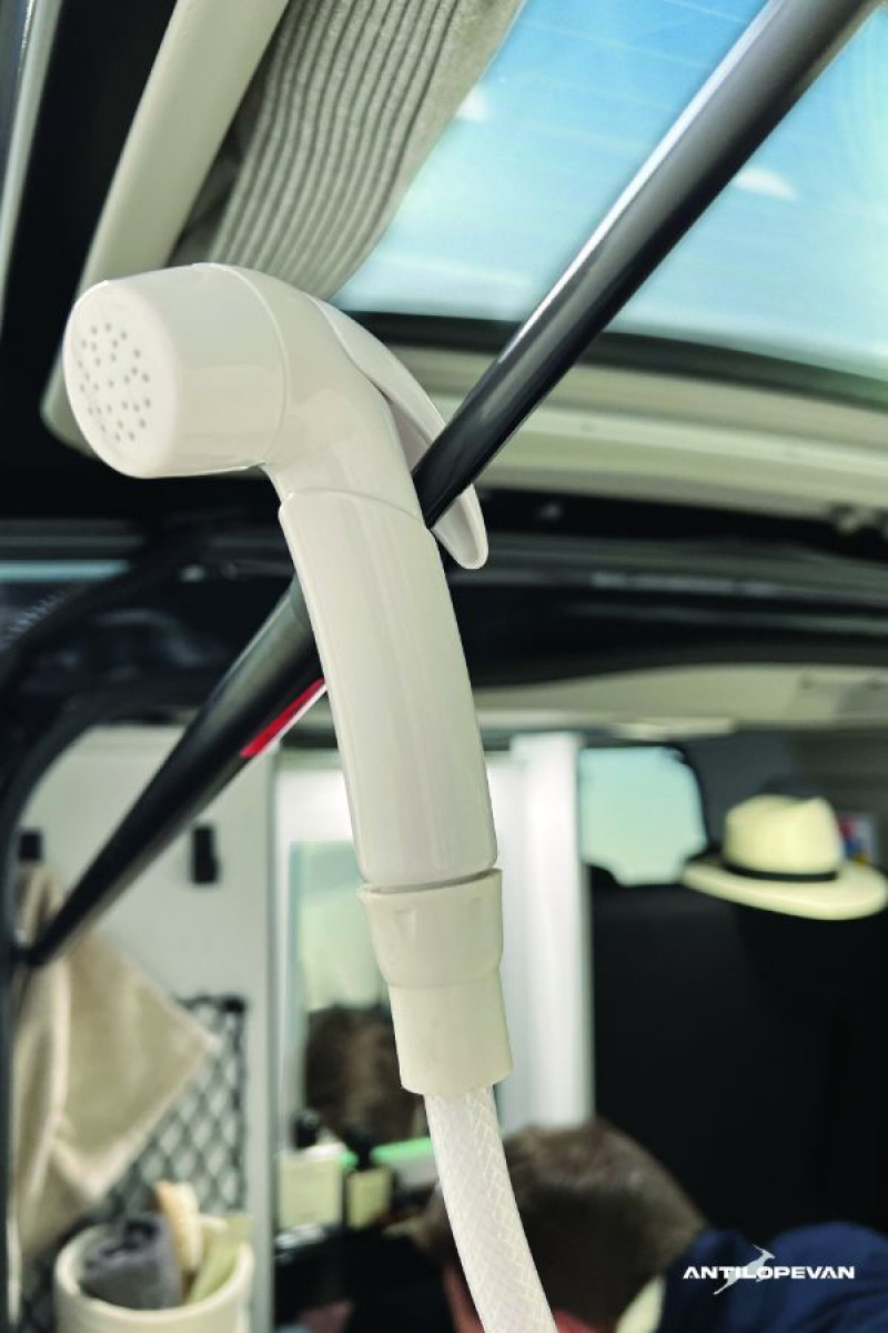 Photo 49 de l'offre de RENAULT TRAFIC VAN ANTILOPE VAN Aménagé FLEX 5 2.0 DCi 150 EAG9 L1 5PL Attel+Pte Vélo Tout Equipé Dispo 02.26 à 64450€ chez Mérignac auto