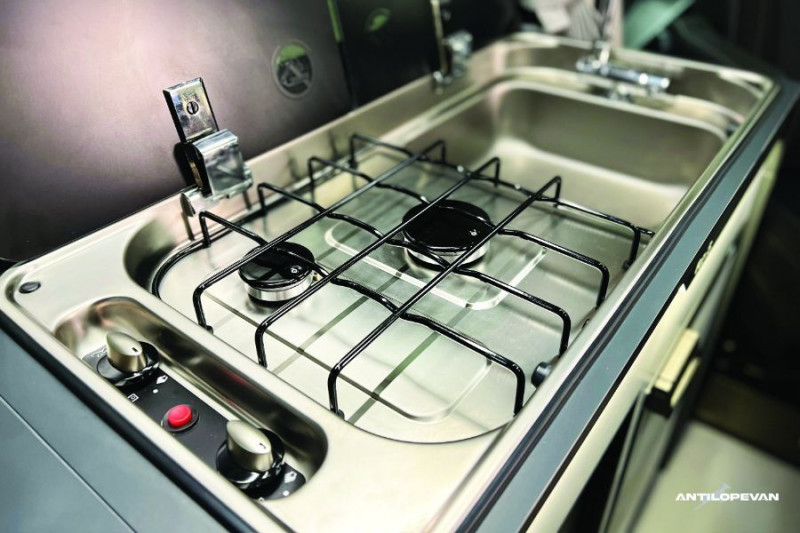 Photo 29 de l'offre de RENAULT TRAFIC VAN ANTILOPE VAN Aménagé FLEX 5 2.0 DCi 150 EAG9 L1 5PL Attel+Pte Vélo Tout Equipé Dispo 02.26 à 64450€ chez Mérignac auto