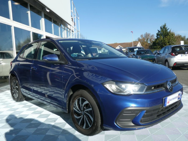 Photo 2 de l'offre de VOLKSWAGEN POLO VI 1.0 TSI 95 LIFE CarPlay Camera Radars JA à 18750€ chez Mérignac auto