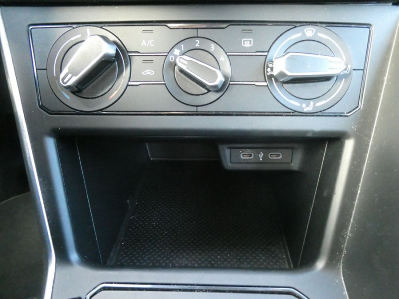 Photo 25 de l'offre de VOLKSWAGEN POLO VI 1.0 TSI 95 LIFE CarPlay Camera Radars JA à 18750€ chez Mérignac auto