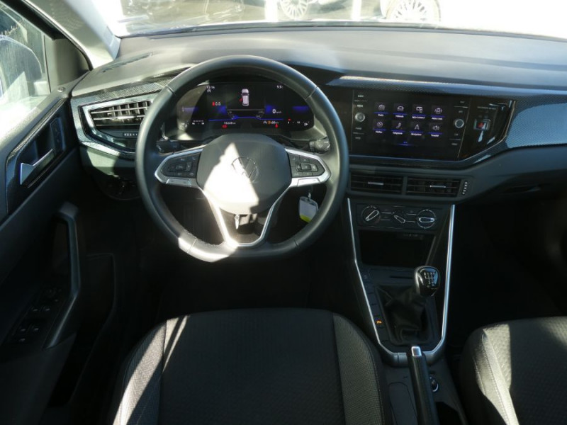 Photo 4 de l'offre de VOLKSWAGEN POLO VI 1.0 TSI 95 LIFE CarPlay Camera Radars JA à 18750€ chez Mérignac auto