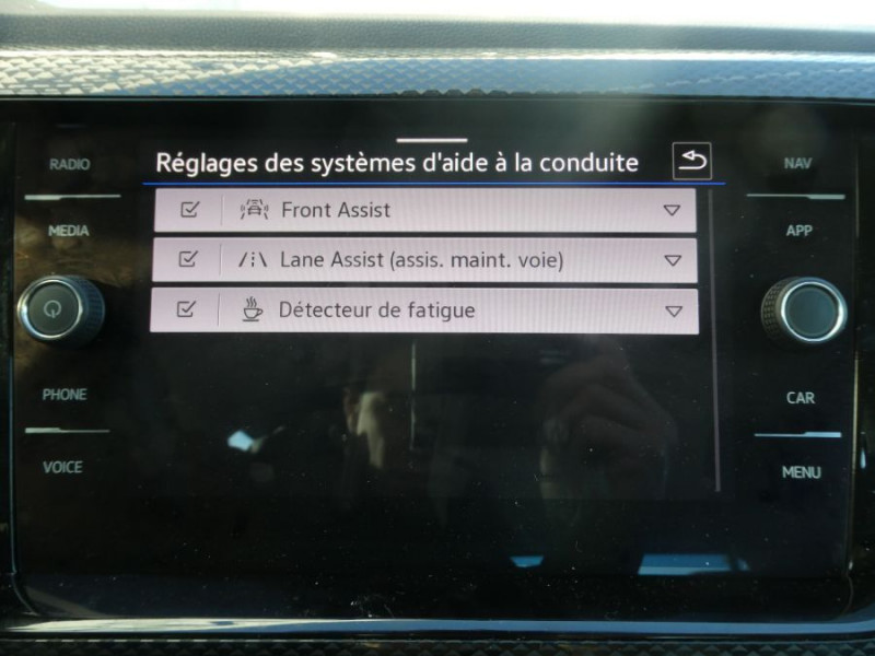 Photo 21 de l'offre de VOLKSWAGEN POLO VI 1.0 TSI 95 LIFE CarPlay Camera Radars JA à 18750€ chez Mérignac auto
