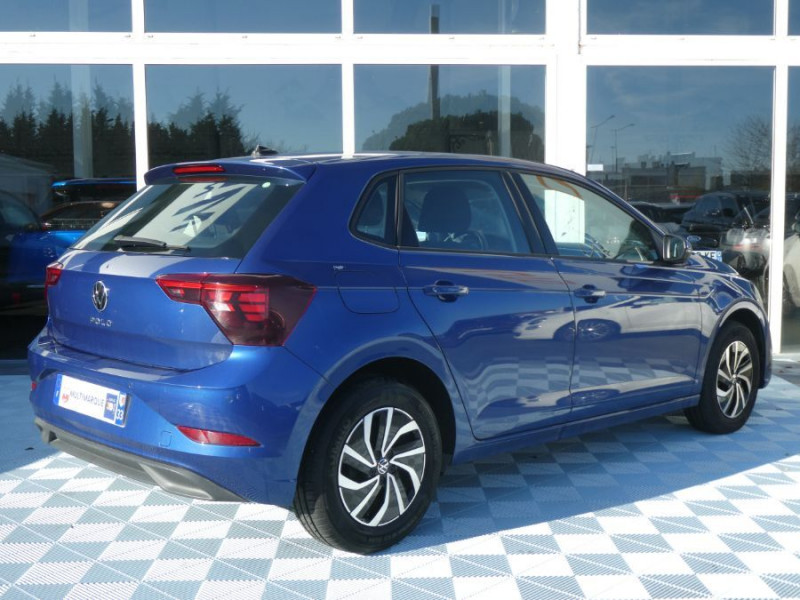 Photo 3 de l'offre de VOLKSWAGEN POLO VI 1.0 TSI 95 LIFE CarPlay Camera Radars JA à 18750€ chez Mérignac auto