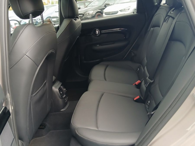 Photo 37 de l'offre de MINI CLUBMAN III 1.5 136 BVA COOPER KnightsBridge TOE GPS LED CarPlay Camera JA18 HUD SC à 26490€ chez Mérignac auto