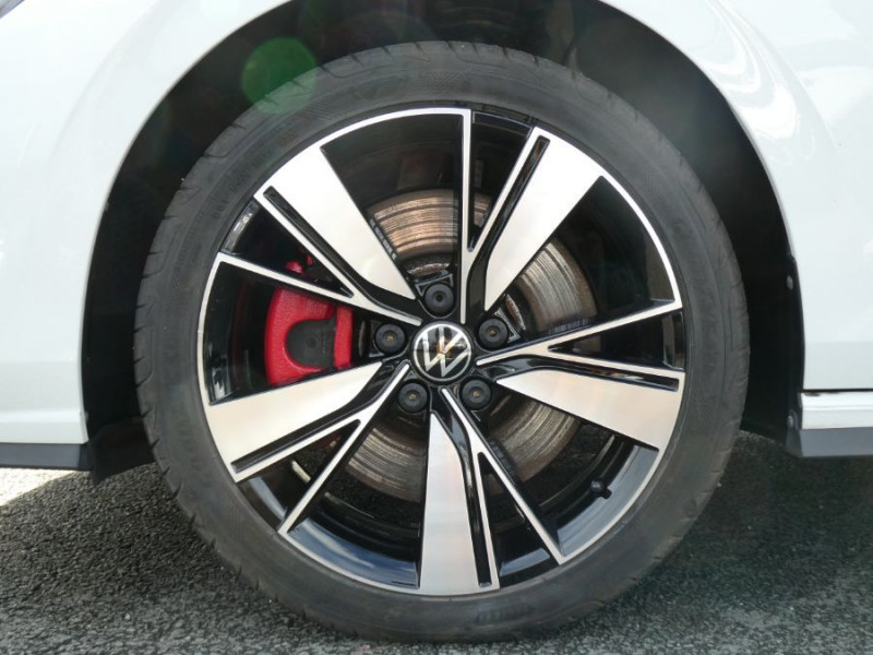 Photo 20 de l'offre de VOLKSWAGEN GOLF VIII 1.4 HYBRID 245 GTE Export JA18 GPS LED+ à 27950€ chez Mérignac auto