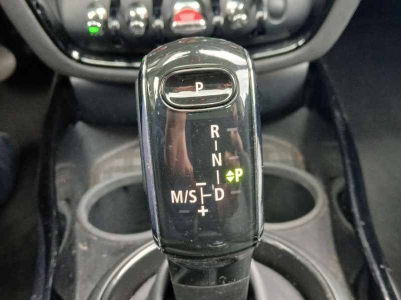 Photo 35 de l'offre de MINI CLUBMAN III 1.5 136 BVA COOPER KnightsBridge TOE GPS LED CarPlay Camera JA18 HUD SC à 26490€ chez Mérignac auto