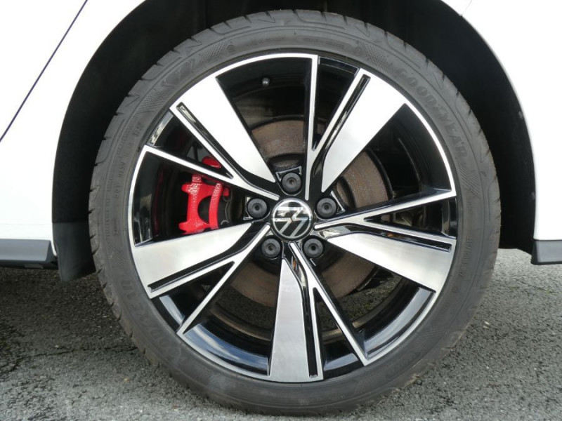 Photo 19 de l'offre de VOLKSWAGEN GOLF VIII 1.4 HYBRID 245 GTE Export JA18 GPS LED+ à 27950€ chez Mérignac auto