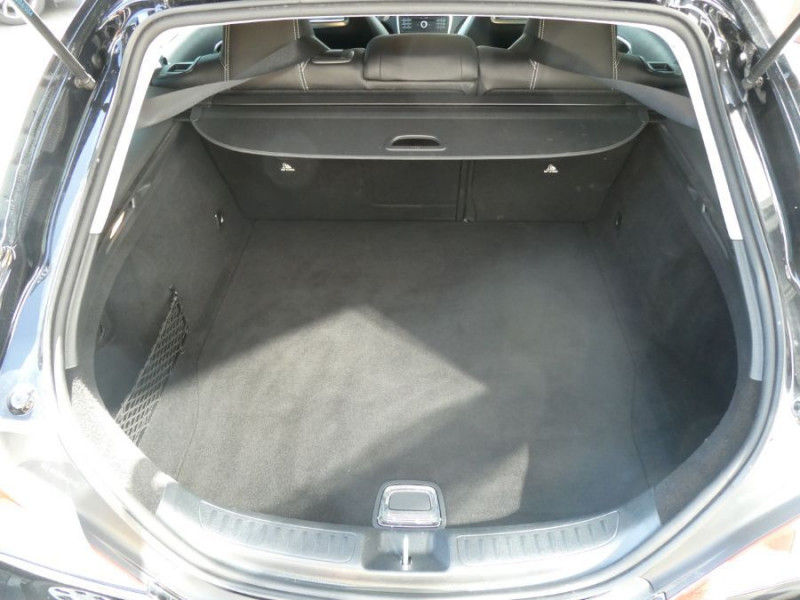 Photo 31 de l'offre de MERCEDES-BENZ CLA SHOOTING BRAKE 180 122cv BVM6 PACK GPS JA18 Radars Privacy Glass à 18490€ chez Mérignac auto