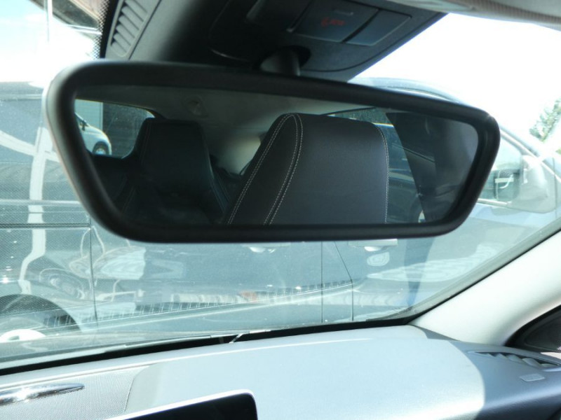 Photo 25 de l'offre de MERCEDES-BENZ CLA SHOOTING BRAKE 180 122cv BVM6 PACK GPS JA18 Radars Privacy Glass à 18490€ chez Mérignac auto