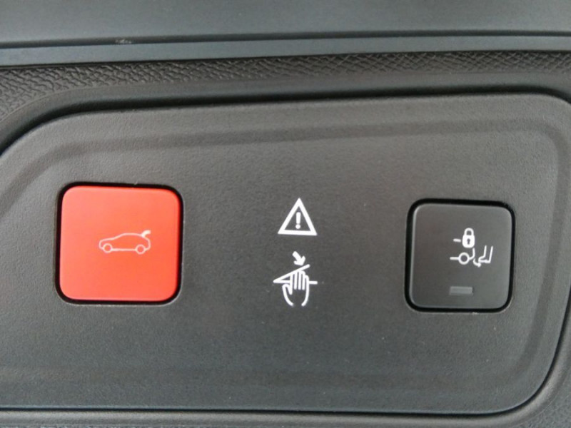 Photo 13 de l'offre de PEUGEOT 3008 II 1.5 BlueHDI 130 EAT8 ALLURE PACK SC ACC Hayon EL. à 21890€ chez Mérignac auto