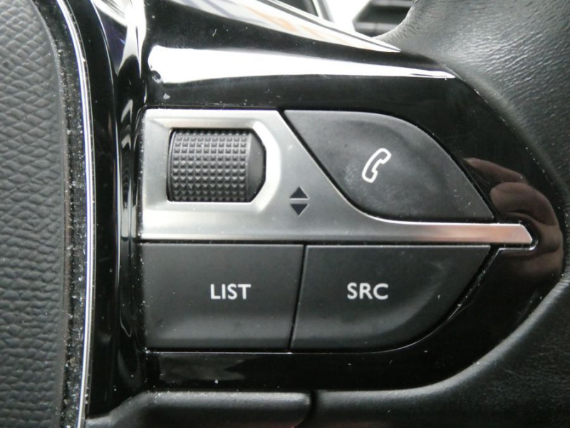 Photo 27 de l'offre de PEUGEOT 3008 II 1.5 BlueHDI 130 EAT8 ALLURE PACK SC ACC Hayon EL. à 21890€ chez Mérignac auto