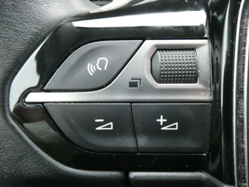 Photo 26 de l'offre de PEUGEOT 3008 II 1.5 BlueHDI 130 EAT8 ALLURE PACK SC ACC Hayon EL. à 21890€ chez Mérignac auto